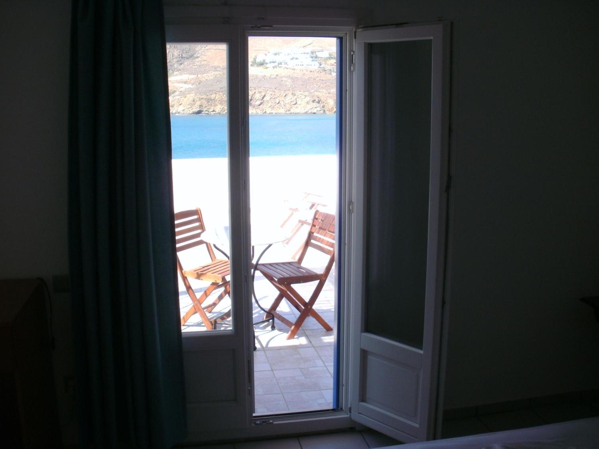 Mike Hotel Эгиалис Экстерьер фото